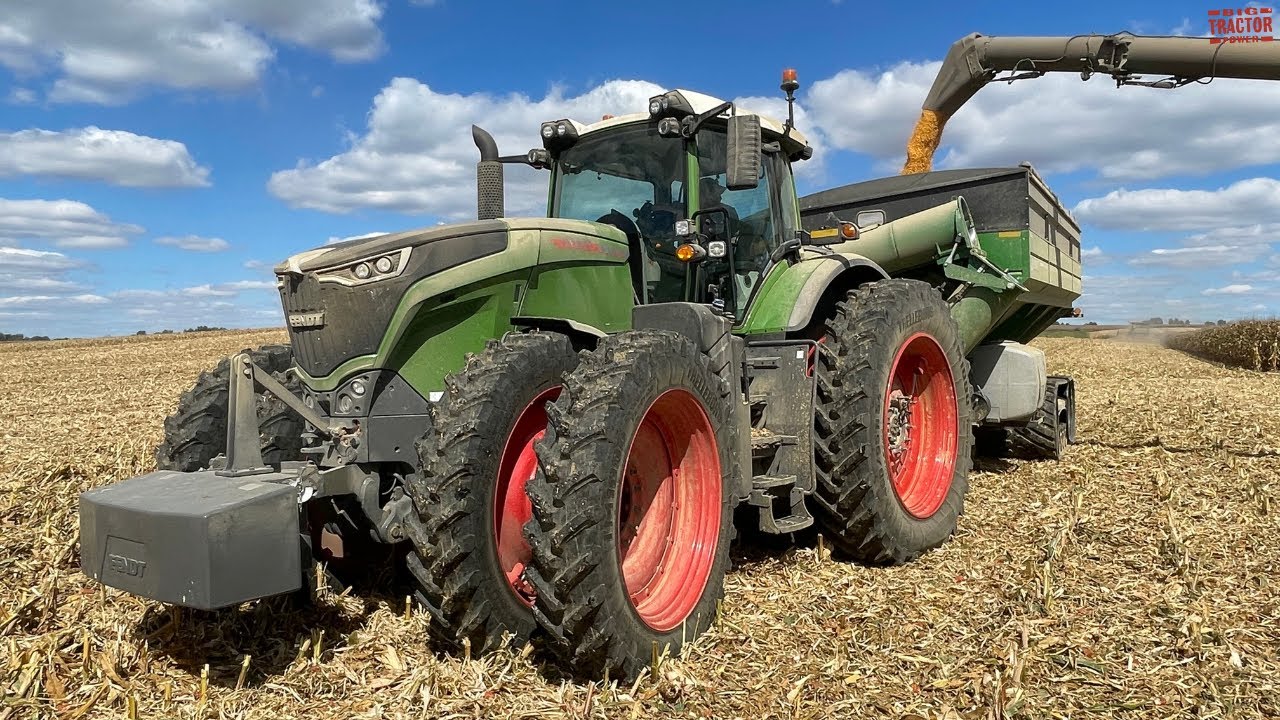 FENDT 1050 Tractor On Corn Harvest Grain Cart Work