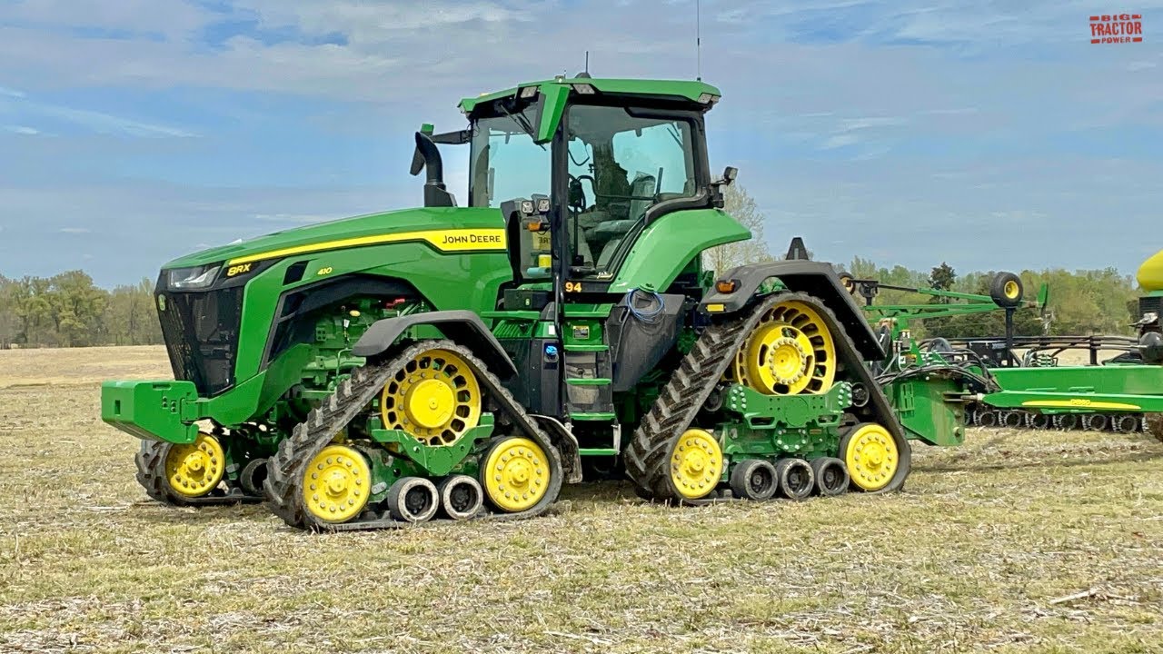 JOHN DEERE 8RX 410 TRACTOR Planting Corn